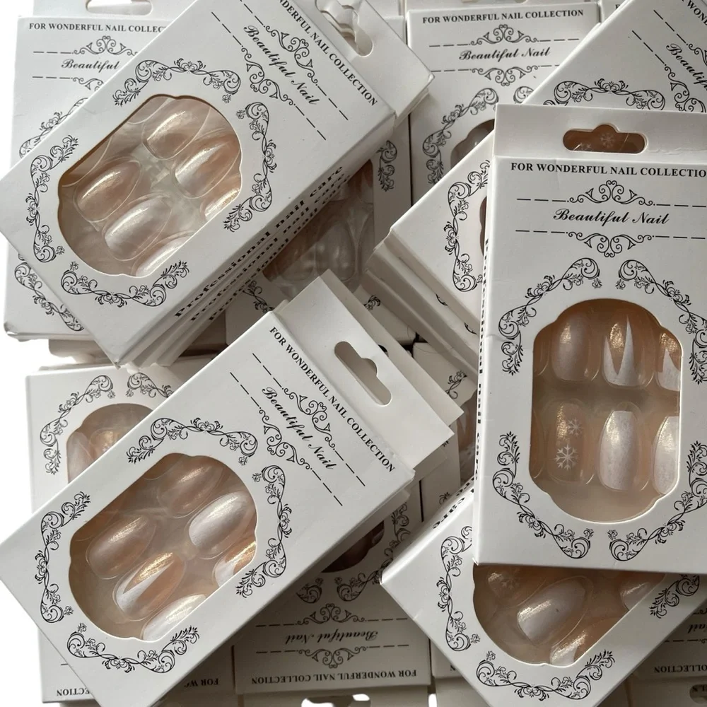 53 Boxes Nail Set 24 Piece Glitter Snowflake White Gradient False Press-On Nails - Picture 8 of 8